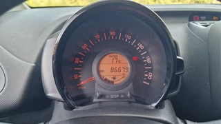 Toyota Aygo Toyota Aygo 1.0 VVT-i x-fun, Airco, Bluetooth, NL Auto! - afbeelding nr 16
