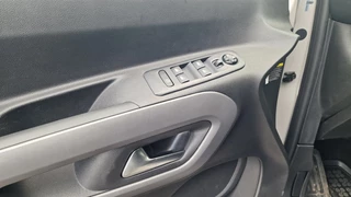 Toyota ProAce Toyota ProAce CITY Verso 1.2 Turbo Dynamic Automaat 5 Pers, Stoelverwarming, Trekhaak - afbeelding nr 21
