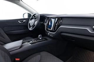 Volvo XC60 Volvo XC60 2.0 T6 Plug-in hybrid AWD Core Bright | PANORAMADAK ✅ 1e Eigenaar - afbeelding nr 4