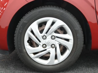 Hyundai i10 Hyundai i10 1.0 Comfort Smart | All season | Navigatie | Stoelverwarming | C - afbeelding nr 9