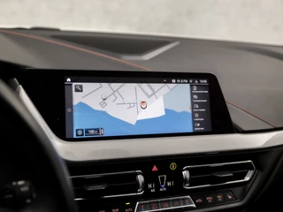 BMW 1 Serie Automaat (VIRTUAL COCKPIT, APPLE CARPLAY, GROOT NAVI, STUUR/STOELVERWARMING, ADAPTIVE CRUISE, LEDER, CAMERA, SPORTSTOELEN, DAB+, GETINT GLAS, NIEUWSTAAT) - afbeelding nr 26