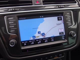 Volkswagen Tiguan AUTOMAAT / PANORAMADAK / ACC / STOELVERW / CAMERA / TREKHAAK / CARPLAY / ACHTERBANK VERW / CLIMA / NAVI - afbeelding nr 10