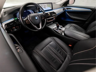 BMW 5 Serie BMW 5 Serie Touring 530e Sportline 293Pk Automaat (APPLE CARPLAY, GROOT NAVI, DEALER ONDERHOUDEN, CAMERA, SFEERVERLICHTING, LEDER, SPORTSTOELEN, ADAPTIVE CRUISE, TREKHAAK ELEKTRISCH, NIEUWSTAAT) - afbeelding nr 19