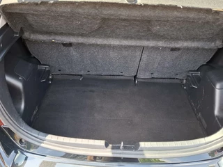 Toyota Yaris Toyota Yaris 1.0 VVT-i Style / CAMERA / NAVI / ALLSEASON - afbeelding nr 18