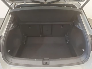 Volkswagen T-Roc Volkswagen T-Roc 1.5 TSI R-Line 150PK DSG Camera, Dodehoek detectie, Trekhaak, Keyless entry - afbeelding nr 17