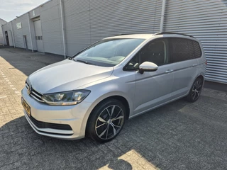 Volkswagen Touran Volkswagen Touran 1.5 TSI Comfortline 7p, airco,cruise,navigatie,app connect,wegklapbare trekhaak,parkeersensoren, - afbeelding nr 3