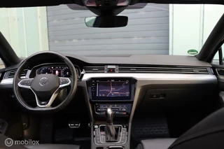 Volkswagen Passat Volkswagen Passat Variant 2.0 TSI 4Motion  / R-Line / Pano - afbeelding nr 17