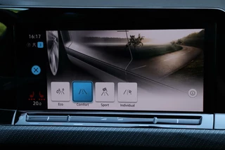 Volkswagen Golf Volkswagen Golf 8 1.5 eTSI / 3x R-Line / DSG / DAB / CarPlay / Navi / 150pk / LED / 18