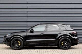 Porsche Cayenne Porsche Cayenne 3.0 E-Hybrid 462pk | Panoramadak | 22'' Velgen | Matrix PDLS+ | Massage Stoelen | Trekhaak wegklapbaar | Bose | - afbeelding nr 3
