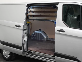 Ford Transit Custom Ford Transit Custom 131pk L2H1 Trend Trekhaak Camera Cruise control Airco Parkeersensoren 3-Zits Euro6 - afbeelding nr 6
