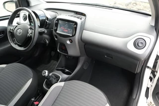 Toyota Aygo Toyota Aygo 1.0 VVT-i x-Joy Handgeschakeld | Automatische airconditioning | - afbeelding nr 10