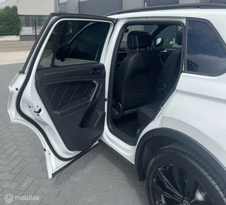 Volkswagen Tiguan Volkswagen Tiguan 1.5 TSI DSG 3xR-Line 150PK/PANO - afbeelding nr 75