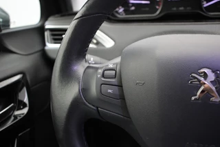 Peugeot 208 Peugeot 208 1.2 PureTech Signature - Carplay, Cruise, Airco - afbeelding nr 11