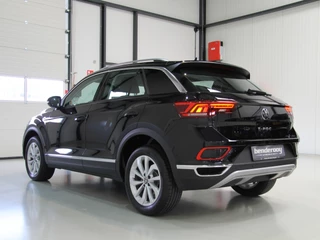 Volkswagen T-Roc Volkswagen T-Roc 1.5 TSI 150pk DSG Style | Acc | Lane | Camera - afbeelding nr 4