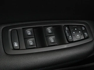 Renault Mégane Estate Renault Mégane Estate 1.2 TCe GT-Line | Leder | Stoelverwarming | Camera  | Cruise control | Trekhaak | LED | Navigatie | Sfeerverlichting | BOSE audio - afbeelding nr 32