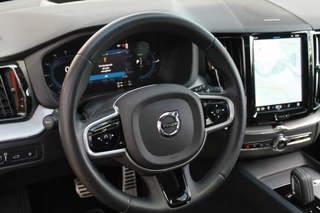 Volvo XC60 Volvo XC60 T6 Recharge AWD R-Design | Longe Range | Panoramadak | Stoelverwarming | 360° Camera | HUD | Trekhaak | Harman / Kardon | Glossy Black - afbeelding nr 32