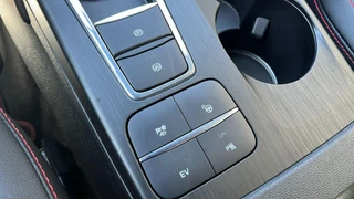Ford Kuga Ford Kuga 2.5 PHEV ST-Line X 225pk | Driver Assistance Pack | Winterpack | Wegklapbare Trekhaak | 1.500kg Trekgewicht  | All Weatherbanden - afbeelding nr 41