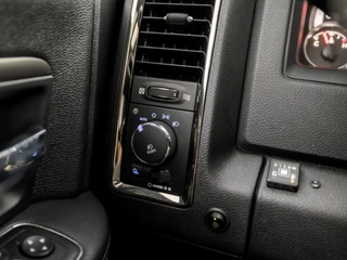 Dodge Ram 1500 Dodge Ram 1500 5.7 V8 Quad Cab 6'4 402Pk (SCHUIFDAK, NAVIGATIE, ALPINE AUDIO, STUUR/STOELVERWARMING, LEDER, CAMERA, TREKHAAK, GETINT GLAS, NIEUWE APK, NIEUWSTAAT) - afbeelding nr 26
