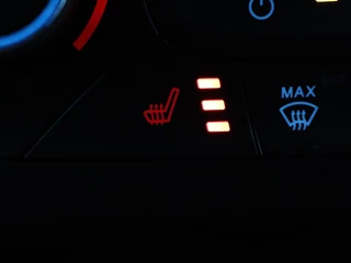 Ford Focus Ford Focus 1.0 EcoBoost 140pk ST-Line |  Stoel & stuurverwarming | Xenon | Carplay | Navigatie | Climate control | Parkeerhulp | Cruise control - afbeelding nr 7