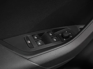 Škoda Karoq Skoda Karoq 1.5 TSI 150pk DSG Ambition | Navigatie | Apple Carpla/Android Auto | Camera | Climate Control | Adaptive Cruise control | Lichtmetalen Velgen - afbeelding nr 11