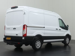 Ford Transit Ford Transit 2.0TDCI 130PK L2H2 | Navigatie | Camera | Trekhaak 2800Kg | Airco | 3-Persoons - afbeelding nr 2