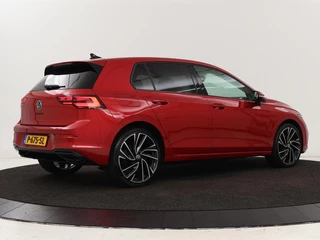 Volkswagen Golf Volkswagen Golf 1.4 eHybrid Style | Stoel & stuurverwarming |  Massage | Carplay | Memory | Achterbankverwarming | Adaptive cruise | Park Assist | Sfeerverlichting | Navigatie | Full LED | PHEV - afbeelding nr 35