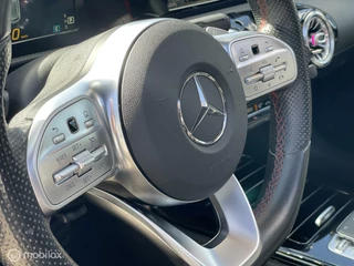 Mercedes-Benz A-Klasse Mercedes A-klasse 180 AUT AMG Pano Night Carplay Ambient - afbeelding nr 11