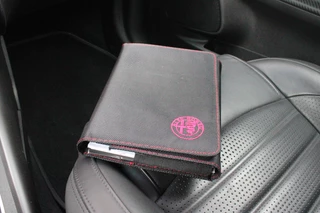 Alfa Romeo Giulietta Alfa Romeo Giulietta 1.4 120PK TURBO SPRINT | LEDEREN BEKLEDING | AFNEEMBARE TREHAAK | ALL SEASON BANDEN | NAVIGATIE | CLIMATE CONTROL | CRUISE CONTROL | CARBON INTERIEUR AFWERKING | 18