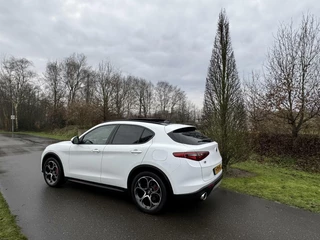 Alfa Romeo Stelvio Alfa Romeo Stelvio 2.0t Q4 Veloce 280pk, panodak, 20inch! - afbeelding nr 25