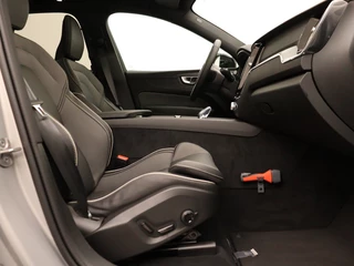 Volvo XC60 Volvo XC60 T6 PLUG-IN HYBRID PLUS DARK SCHUIFDAK CAMERA HARMAN KARDON ACC - afbeelding nr 46