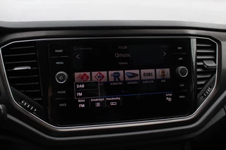 Volkswagen T-Roc Volkswagen T-Roc 1.5 TSI Sport / Trekhaak / Virtual Cockpit / Navigatie / Parkeerhulp V+A / Spiegelpakket / 17'' / Apple CarPlay / ACC - afbeelding nr 25