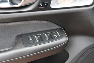 Volvo V60 Volvo V60 2.0 T8 TE AWD R-DES. TREKHAAK 12MND Garantie - afbeelding nr 24