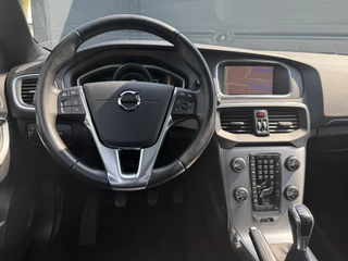 Volvo V40 Volvo V40 2.0 T2 Nordic+ Dealer Onderhouden,Pano,Leder,Navi,Camera,Pdc,Stoelverw,123pk,Clima,Cruise,Lm velgen,N.A.P,6 Bak,Apk tot 06-2026 - afbeelding nr 3