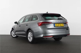 Škoda Octavia ŠKODA Octavia Combi 1.5 TSI MHEV Business Edition > Adapt. cruise/Winter-pakket/sfeerverlichting/Graphite Grey... - afbeelding nr 10