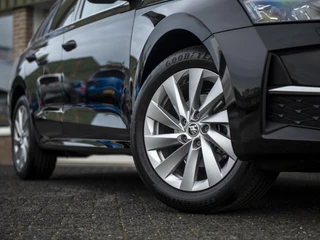 Škoda Octavia Škoda Octavia Combi 1.5 TSI MHEV Business Edition Plus | Matrix LED | Lounge Interieur | Chrome pakket | Stoel-, Stuur- & voorruitverwarming | Navi 13inch | Wireless App-connect | El. achterklep m.sensor | ACC | Winterpakket - afbeelding nr 30