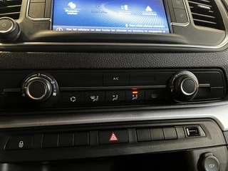 Toyota ProAce Toyota PROACE Electric Shuttle Long Extra Range Cool 75 kWh 9 pers. Navigatie Apple Carplay/Android Auto Parkeersensoren Cruise Control Lichtmetalen velgen Getinte ramen Airco - afbeelding nr 13