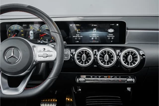 Mercedes-Benz A-Klasse Mercedes-Benz A-Klasse 250 Premium Plus AMG-Line Night Pano Burmester Ambiente - afbeelding nr 22