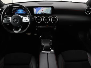 Mercedes-Benz A-Klasse Mercedes-Benz A-klasse 180 AMG | Panoramadak | Stoelverwarming |  Carplay | Widescreen | Leder/Alcanatara | Navigatie | Full LED | Park Assist - afbeelding nr 8