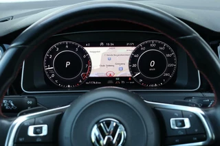 Volkswagen Golf Volkswagen Golf 7.5 GTI Performance / Vol Opties! / 245PK! / DSG / ACC / Pano / DynAudio / Virtual Cockpit / Navi / 19