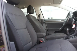 Volkswagen Golf Vw Golf 1.4 TSI Acc|Camera|CarPlay|Dodehoek|PrivacyGlas|Velg - afbeelding nr 19