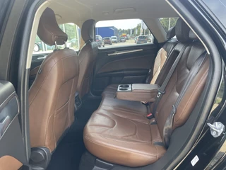 Ford Mondeo Ford Mondeo Wagon 1.5 TDCi Titanium 50% deal 4.975,- ACTIE Trekhaak / LMV / Leder / Stoelverwarming / Telefoon - afbeelding nr 4