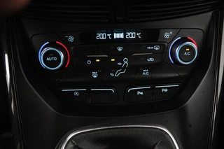 Ford Kuga Ford Kuga 1.5 EcoBoost ST Line (PARKEERSENSOREN, CRUISE, TREKHAAK, GOED ONDERHOUDEN) - afbeelding nr 18