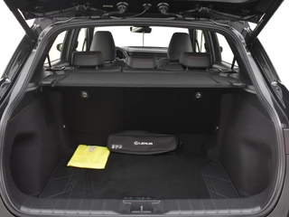 Lexus LBX Lexus LBX 1.5 Hybrid Elegant | Tech Pack | Parkeersensoren V+A | Leder - afbeelding nr 16