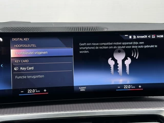 BMW 3 Serie BMW 330e Touring xDrive M-Sport|Driv. Ass. Prof|Pano|H&K|Head up|Zeer compleet|Topstaat! - afbeelding nr 21