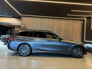 BMW 3 Serie BMW 3-serie Touring 330e xDrive High Executive - afbeelding nr 36