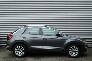 Volkswagen T-Roc Clima Cruise Navi Carplay Camera 17