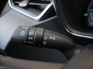 Toyota Corolla Touring Sports Toyota Corolla Touring Sports Hybrid 140 PK Automaat Dynamic | Navigatie | DAB | Camera | LED | Adaptive Cruise Control | Keyless Go | Lichtmetalen velgen - afbeelding nr 11