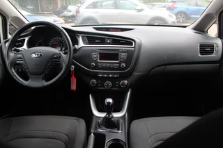 Kia cee'd Kia cee'd 1.6 GDI ComfortLine / Bluetooth  / Radio / Cruise Control / Airco - afbeelding nr 2