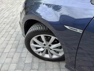 Volkswagen Golf Volkswagen Golf Variant 1.4 TSI R-line 150pk | Navigatiesysteem | Osram LED verlichting | Trekhaak uitklapbaar | Keyless entry | Stoelverwarming | Cruise control | R-stuur | Parkeersensoren voor en achter | Achteruitrijcamera - afbeelding nr 59