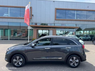 Kia Niro Kia Niro 1.6 GDi PHEV DynamicLine  / Plug-inn Hybride / volledig elektrisch rijden 65 km hierna Hybride aandrijving , Navi / Camera achter / Parkeerhulp rondom / Stoel & stuur verwarming /  fab garantie 7 jaar / 150.000km - afbeelding nr 2